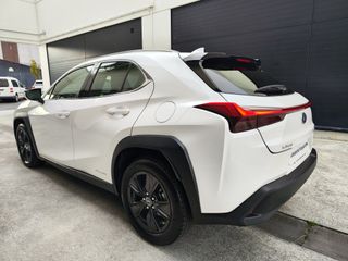 LEXUS UX 2.0 250H BUSINESS NAVIGATION