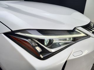 LEXUS UX 2.0 250H BUSINESS NAVIGATION