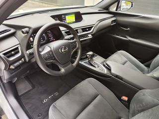 LEXUS UX 2.0 250H BUSINESS NAVIGATION