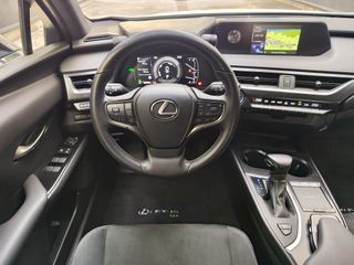 LEXUS UX 2.0 250H BUSINESS NAVIGATION
