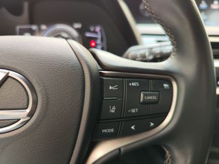 LEXUS UX 2.0 250H BUSINESS NAVIGATION