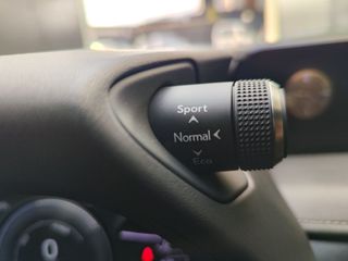 LEXUS UX 2.0 250H BUSINESS NAVIGATION