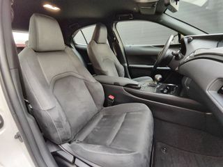 LEXUS UX 2.0 250H BUSINESS NAVIGATION