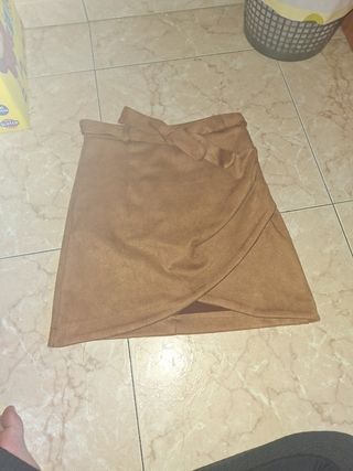 Falda de antelina marrón