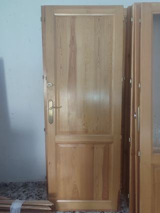 Puertas de paso de madera de pino
