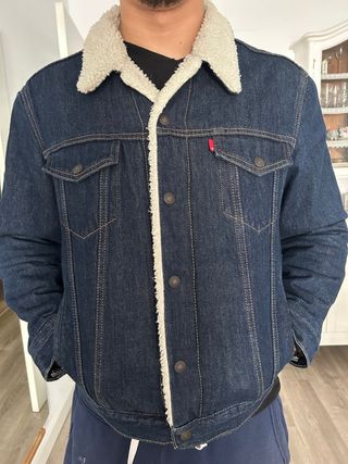 Cazadora Levi's tejana forrada borreguito