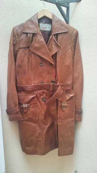 Chaqueta de piel marrón