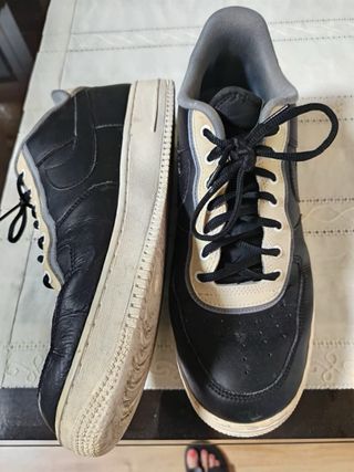 Nike Air Force Negras/Blancas Usadas