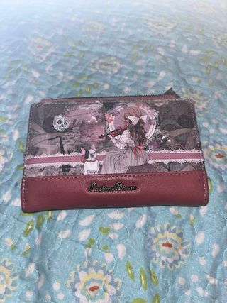 Cartera de mujer con flores y texto