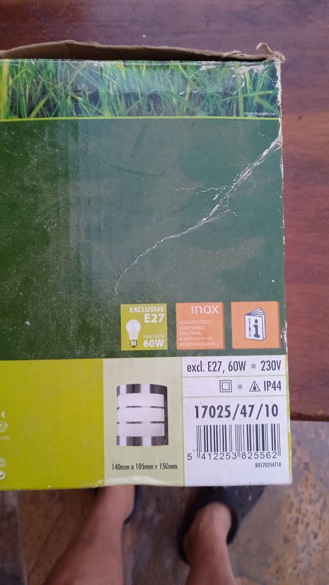 Lámpara de pared moderna plateada y blanca