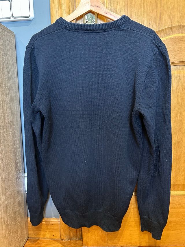 Jersey azul con dibujo de perro bulldog