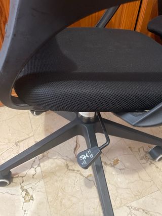 Silla de oficina azul y negra