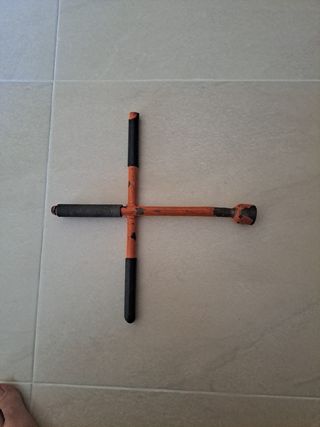 Llave de tuerca para rueda de coche