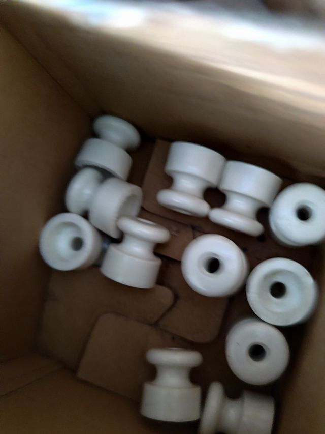 Pack 12 Aisladore madera para cable trinzado