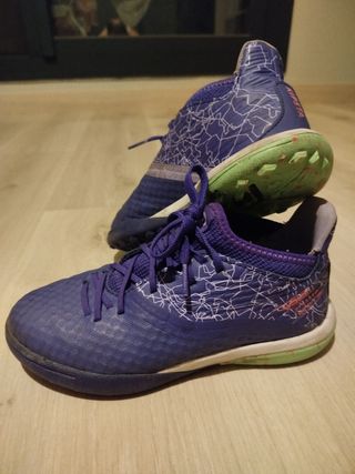 Botas de fútbol Kipsta moradas