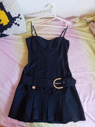Vestido Artigli negro con cinturón