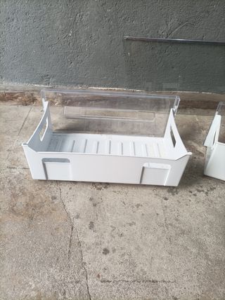 Cajones y baldas frigorífico Hoover HRFC 182X