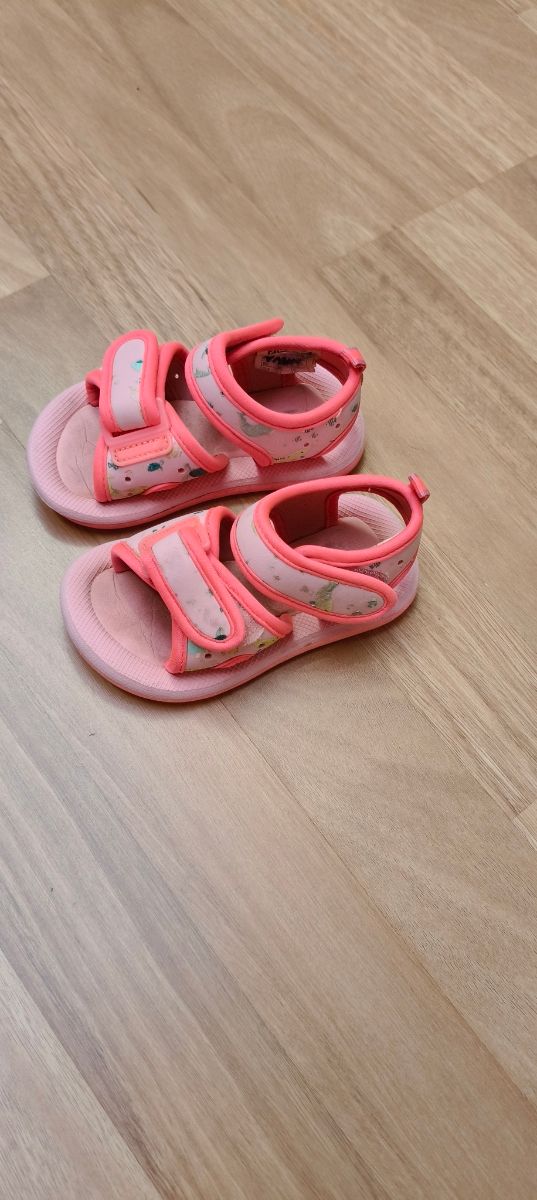 Sandalias Piscina Niña Fucsia. Talla 23
