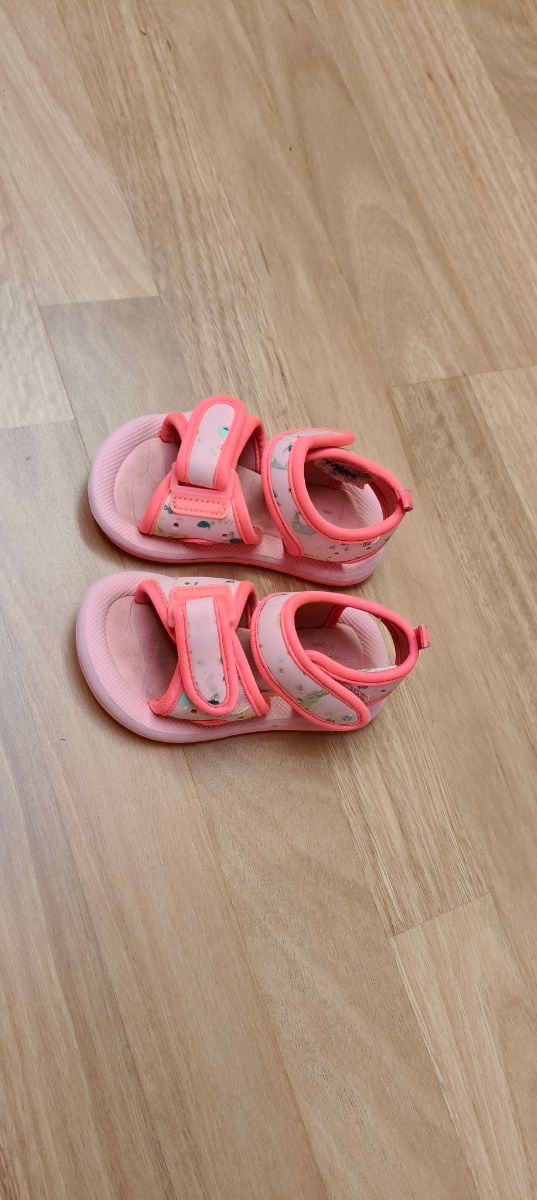 Sandalias Piscina Niña Fucsia. Talla 23