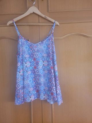 Blusa con estampado geométrico