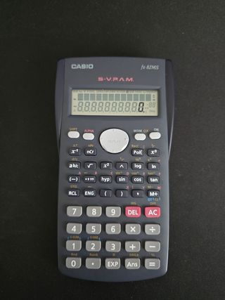 Calculadora Científica Casio fx-82MS