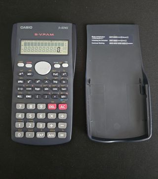 Calculadora Científica Casio fx-82MS