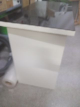 Mesa de estudio blanca