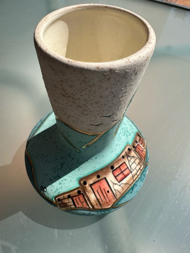 Jarrón de cerámica decorado