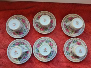 Juego de café de porcelana con flores