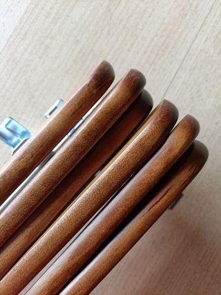 Set 6 perchas de madera con pinzas El Corte Inglés