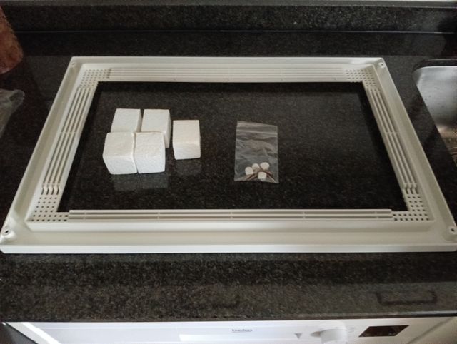 Marco bianco per microonde/Griglia di ventilazione bianca