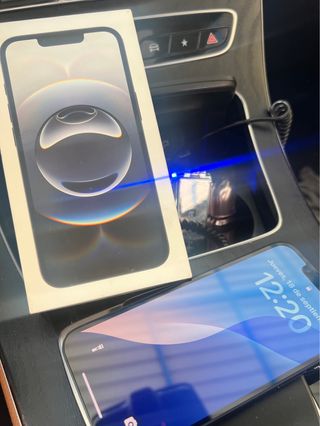 iPhone 16e con garantía y sin estrenar