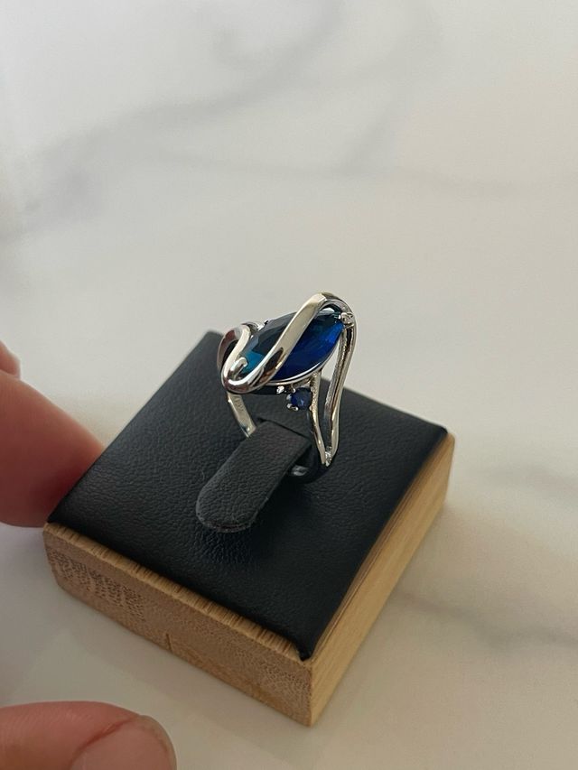 Anello con Zirconi Blu