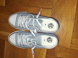 Zapatillas lona grises
