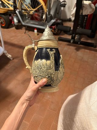 Boccale in ceramica e metallo