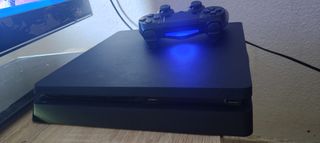 PS4 (PlayStation 4) Negra..y televisión Samsung
