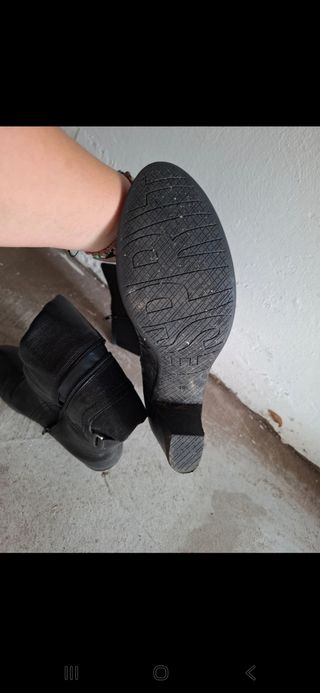 Stivali in pelle Esprit neri