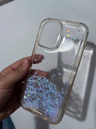 Funda iPhone 16 con purpurina