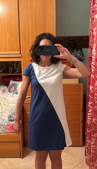 Abito bicolore blu e bianco