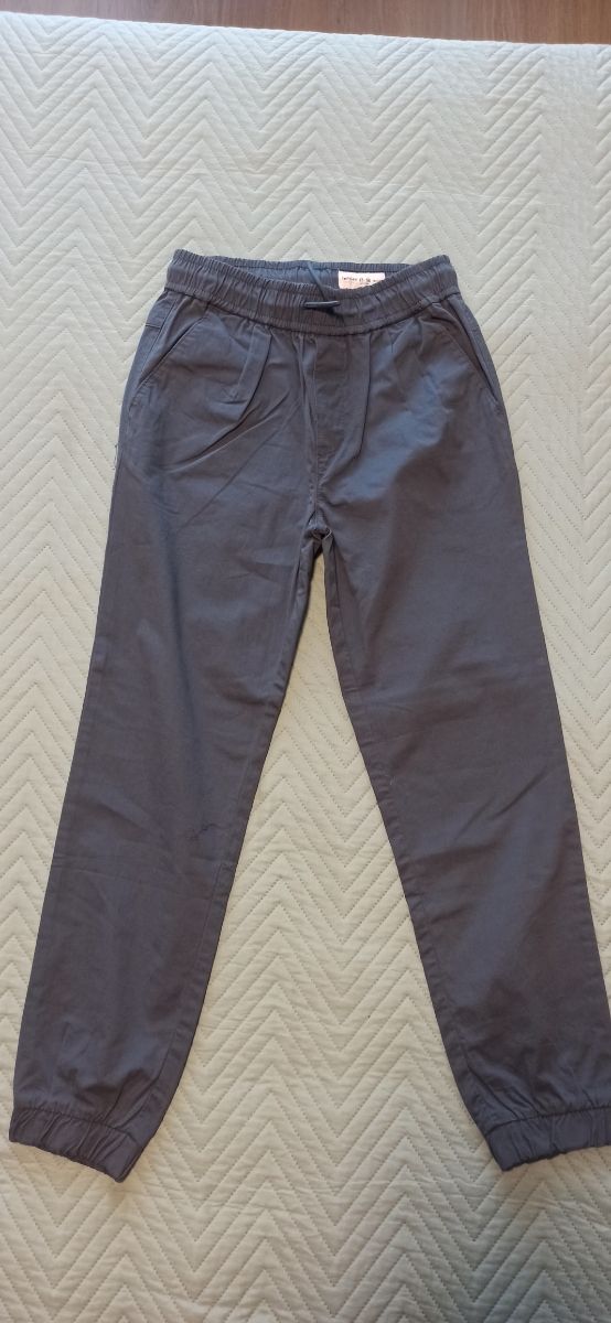 Pantalón jogger gris talla 13/14