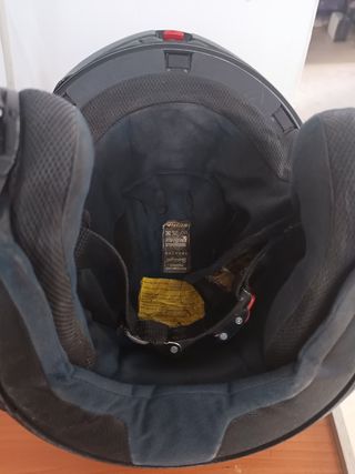 Casco de moto negro