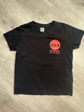 Camiseta Negra Mugendo Artes Marciales