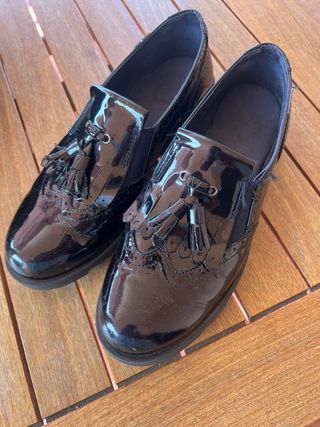 Zapatos Pablosky charol talla 39 azul marino.