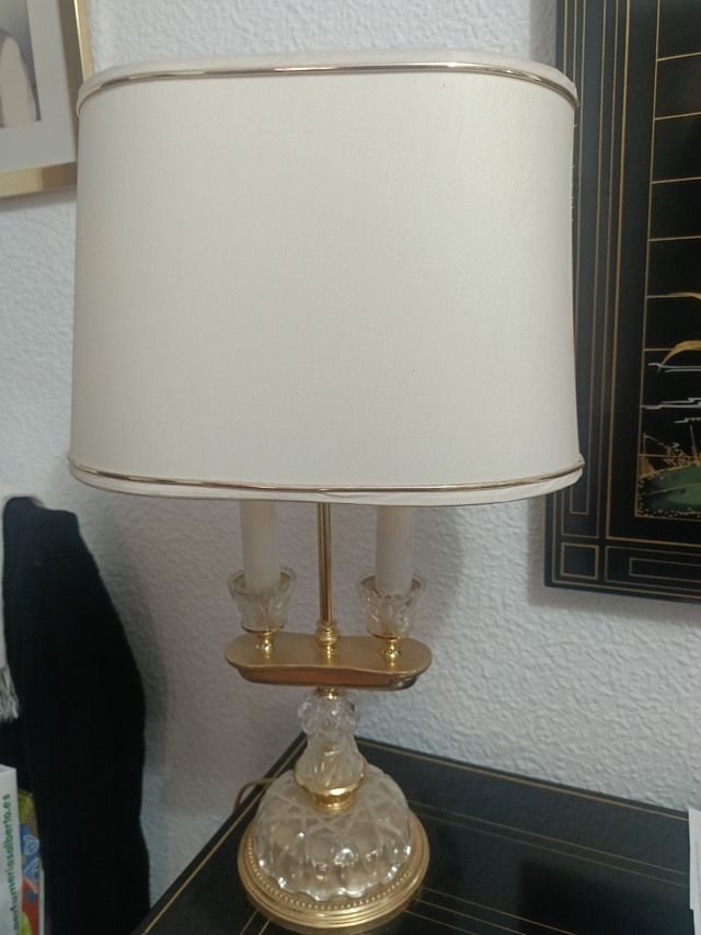 Lamparita de noche dorada