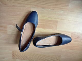 Zapatos Marypaz Azul Marino, tiene un 37, 