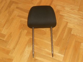 REPOSACABEZAS DE UN SEAT LEON FR MK1 DEL 2005. LEE