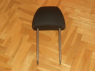 REPOSACABEZAS DE UN SEAT LEON FR MK1 DEL 2005. LEE