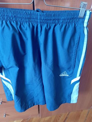 Pantalón corto deportivo Adidas chico