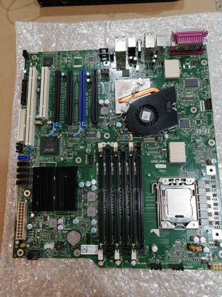 Placa Base Dell T5500 0CRH6C con Xeon 2.4Ghz.