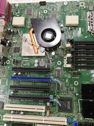 Placa Base Dell T5500 0CRH6C con Xeon 2.4Ghz.